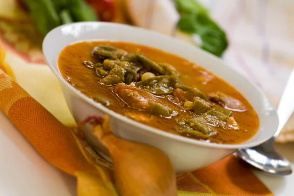 Guisado Goulash Com Feijão Verde Alojamento — Fotografia de Stock