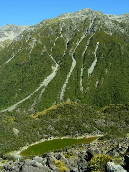 特里凡尼亚阿尔卑斯山中的山地景观 — 图库照片