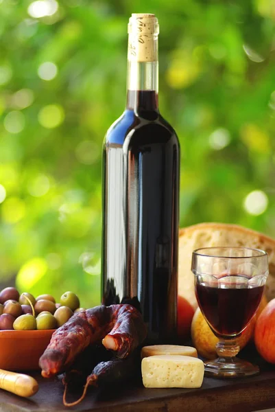Portugalskie Jedzenie Czerwone Wino — Zdjęcie stockowe