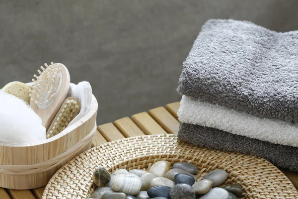 Towels Stones Bath Tubs — Stock Photo, Image