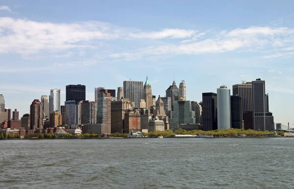 ハドソン川からマンハッタンへの眺め — ストック写真