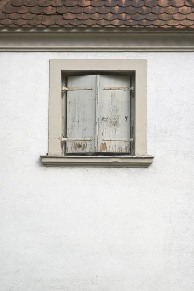 Окно Ставнями Доме Германии — стоковое фото