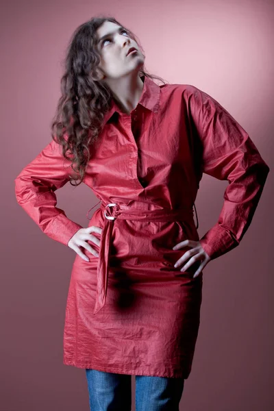 Frau Roten Kleid — Stockfoto