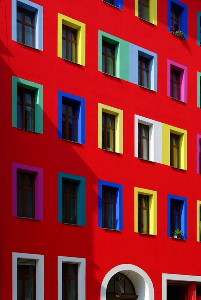 Kleurrijke Raam Van Een Huis Berlijn — Stockfoto