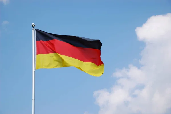 Tysk Flagga Vinden — Stockfoto