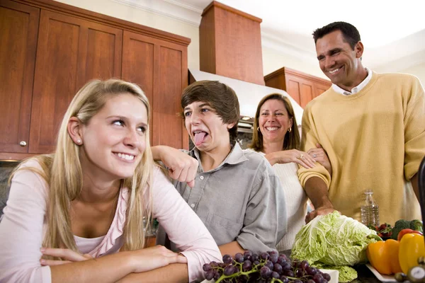 Retrato Una Familia Feliz Concepto Parentesco — Foto de Stock