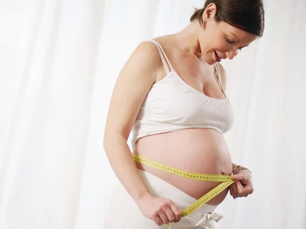 Pregnant Woman Drinking Water — Stock Photo, Image