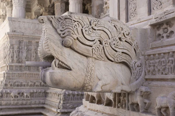 乌达普尔 什里雅格迪寺上的石榴 — 图库照片