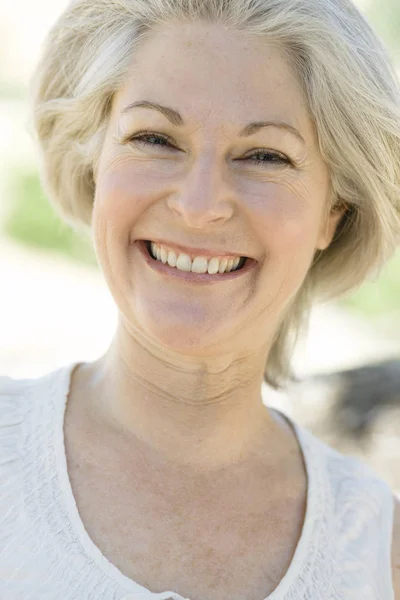 Portrait Smiling Woman — Stock Photo, Image