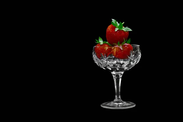 Erdbeere Glas Auf Schwarzem Hintergrund — Stockfoto
