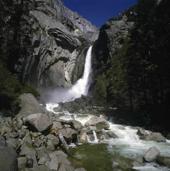 Yosemite Cai Montanhas Natureza — Fotografia de Stock