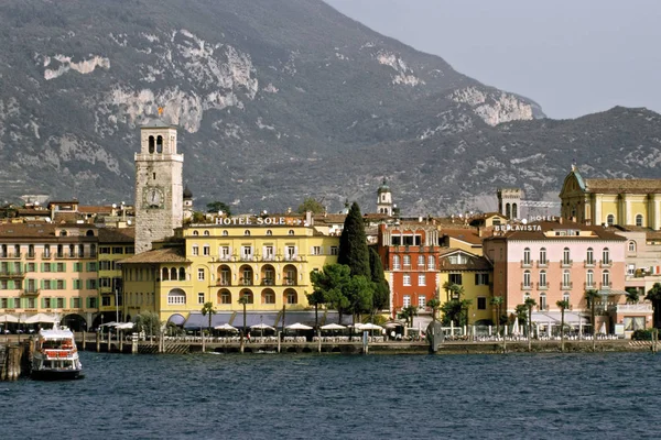 Cityscape Riva Del Garda — 图库照片