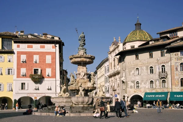 Piazza Duomo Fontanną Neptuna — Zdjęcie stockowe