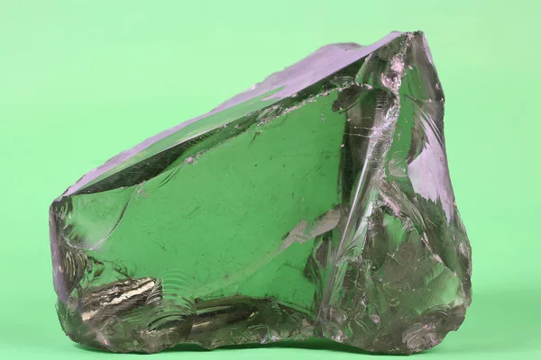 Groen Kristal Glas Geïsoleerd Witte Achtergrond — Stockfoto