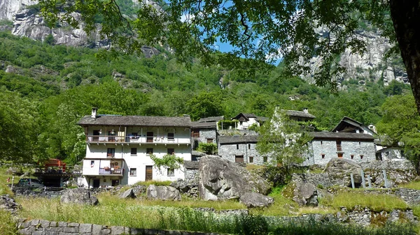 Vista Panorámica Del Paisaje Del Pueblo Atmosférico —  Fotos de Stock