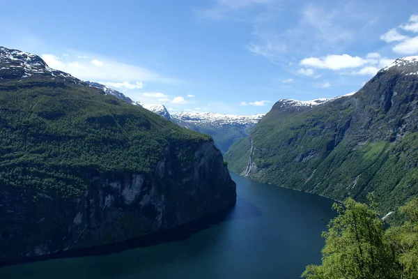 Vista Panorámica Del Majestuoso Paisaje Con Cascada — Foto de Stock