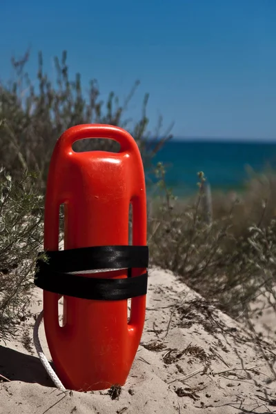 Red Rescue Bin Beach — Stock Photo, Image