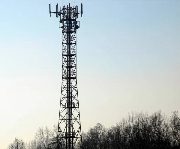 Torre Telecomunicazione Con Antenne Contro Cielo — Foto Stock