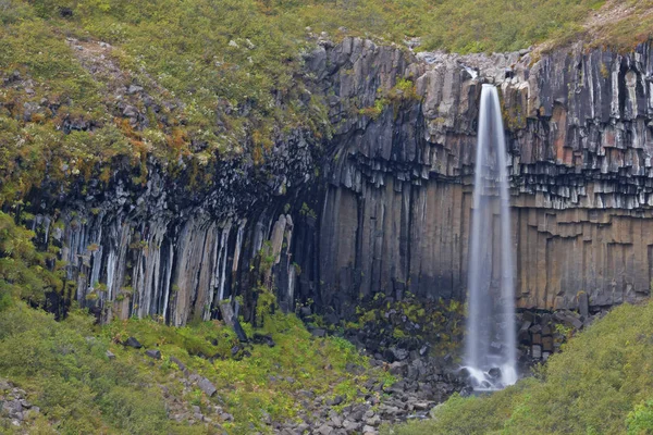 Hermosa Cascada Sobre Fondo Naturaleza — Foto de Stock