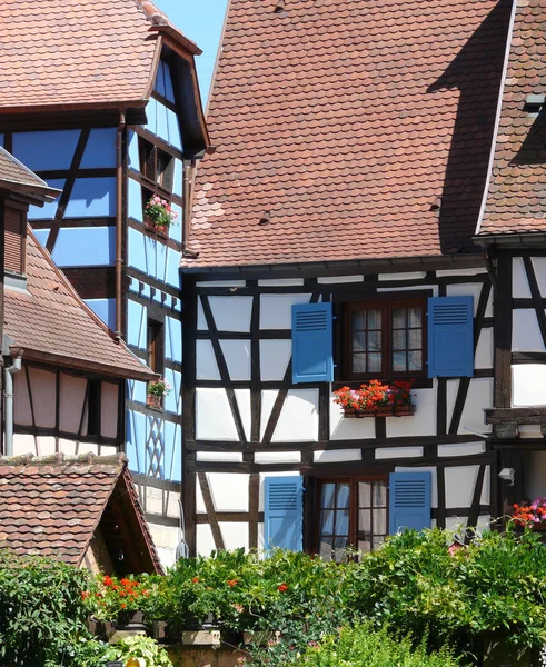 Ημιξύλινα Σπίτια Στο Eguisheim — Φωτογραφία Αρχείου