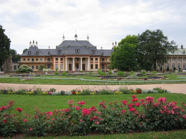 Malerischer Blick Auf Die Majestätische Mittelalterliche Burgarchitektur — Stockfoto