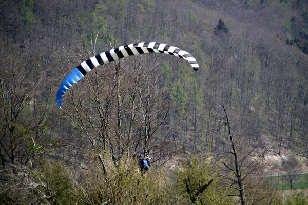 Crash Landing Paragliders — Stock Photo, Image