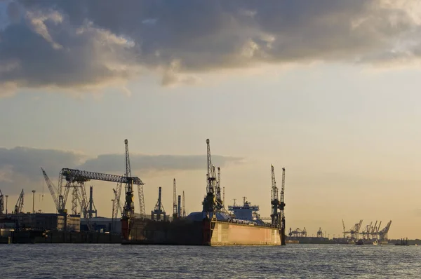 Lastfartyg Hamnen Riga Latvia — Stockfoto