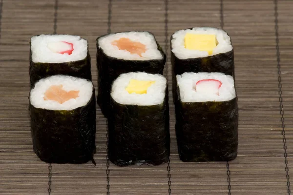 Sushi Azjatyckie Jedzenie Rybami — Zdjęcie stockowe