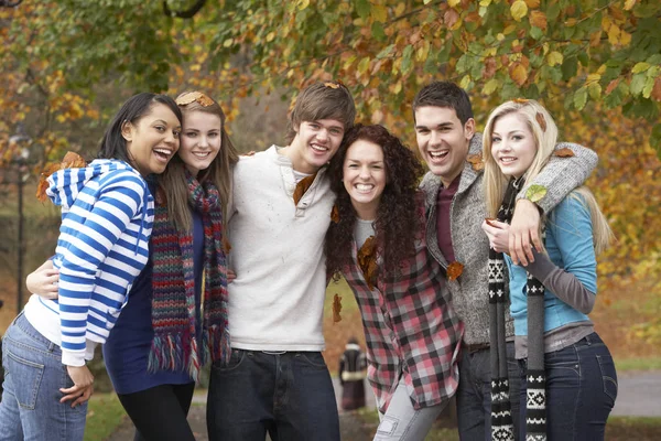 Group Six Teenage Friends Having Fun Autumn Park — Stock Photo, Image