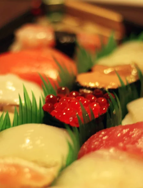 Sushi Comida Asiática Con Pescado — Foto de Stock