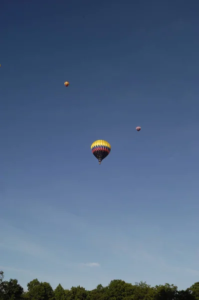 Tiefansicht Eines Heißluftballons Der Luft Beim Blossom Time Festival Chagrin — Stockfoto