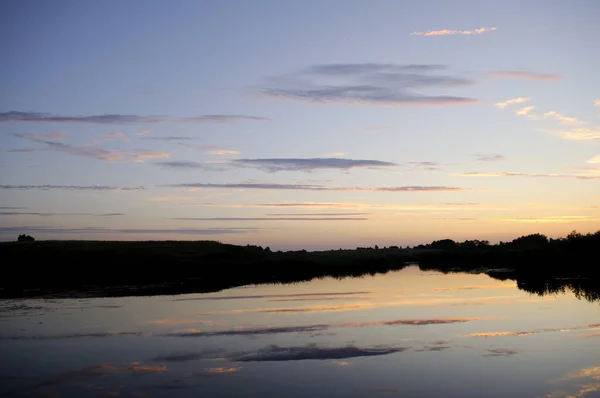 Sonnenuntergang Auf Dem Fluss — Stockfoto