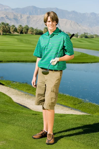Golf Álló Fairway Vízveszély Közelében — Stock Fotó