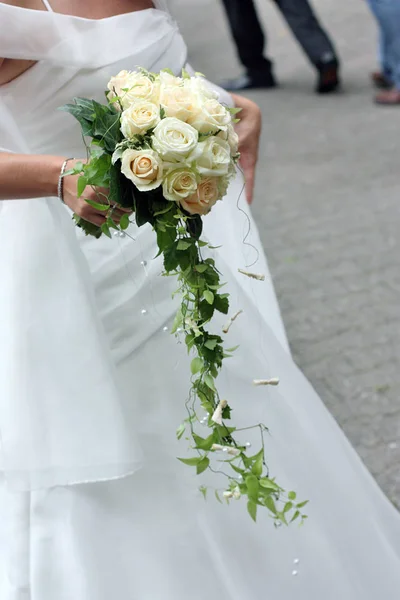 Bouquet Sposa Con Fiori Flora Matrimoniale — Foto Stock