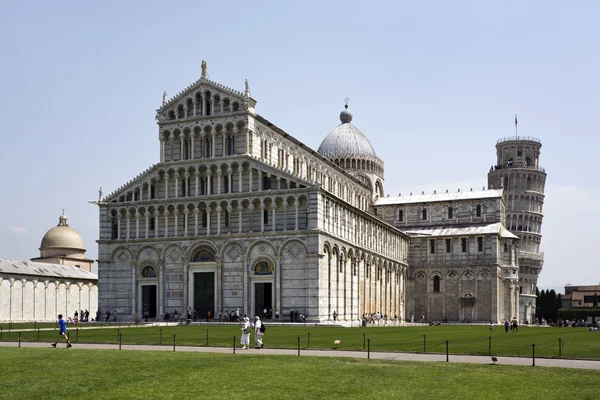 Piazza Dei Miracoli Katedral Eğik Kuleyle Pisa — Stok fotoğraf