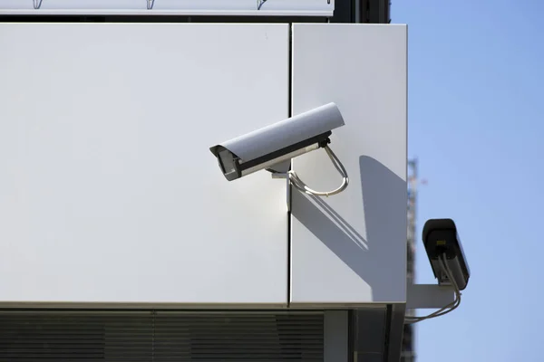 Two Surveillance Cameras Corner Building — Stock Photo, Image