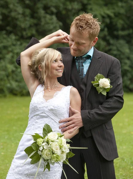 Nowożeńcy Cieszą Się Razem Czasem — Zdjęcie stockowe