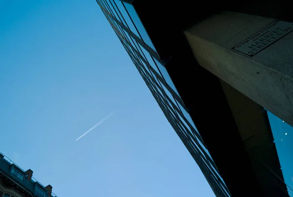 Aeródromo Cielo Sobre Moderno Edificio Oficinas Knightsbridge Londres —  Fotos de Stock