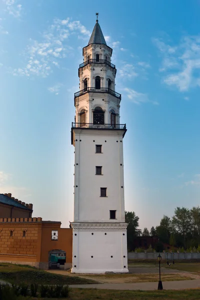 Neviansk Kulesi Eğimli — Stok fotoğraf