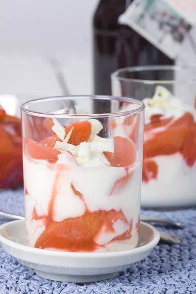 Yogourt Rhubarbe Verre — Photo