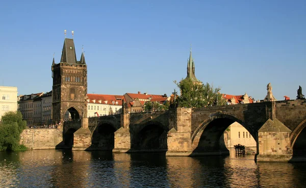 Karlsbrücke Von Der Moldau Aus Gesehen — Stockfoto