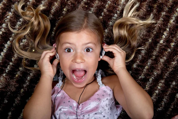 Mädchen Hört Musik Über Kopfhörer — Stockfoto