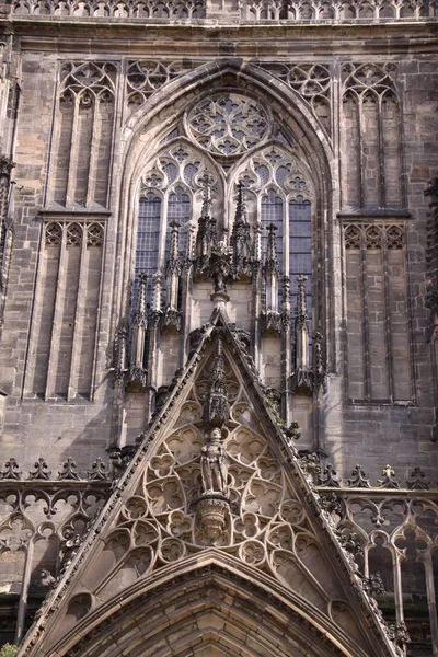 Malerischer Blick Auf Majestätische Kathedralenarchitektur — Stockfoto