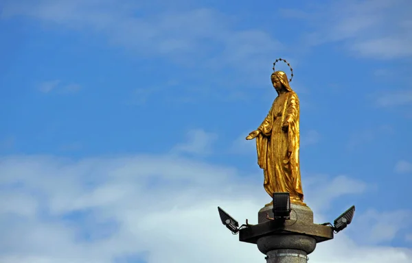 Diese Goldene Madonna Wacht Über Den Hafen Von Luino — Stockfoto