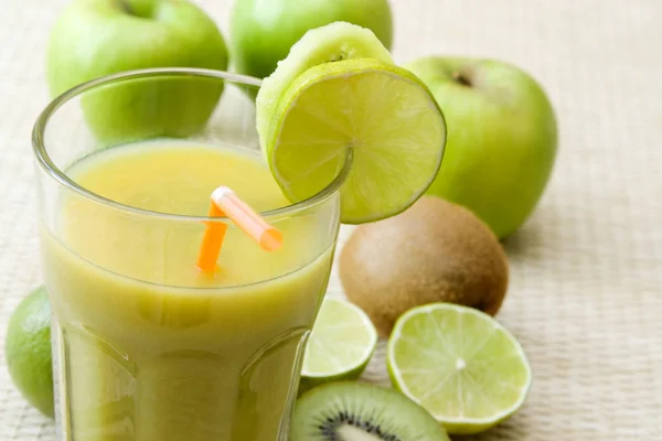 Nahsicht Auf Leckeren Smoothie — Stockfoto