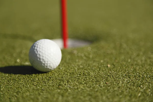 Pallina Golf Tee Buca Nel Campo — Foto Stock