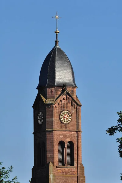 Szenischer Blick Auf Die Christliche Kirchenarchitektur — Stockfoto