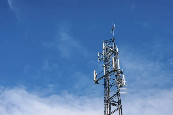 Comunicazione Trasmissione Torre Della Linea Elettrica — Foto Stock