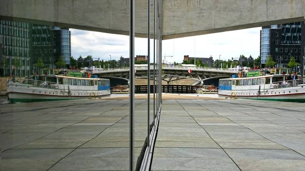 Reflection Pleasure Boat — Stock Photo, Image