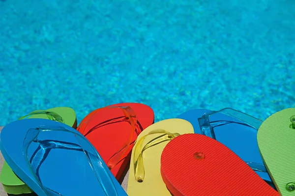 Zwembad Met Blauw Water Zonnebril — Stockfoto